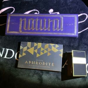 Eyeshadow palette bundle